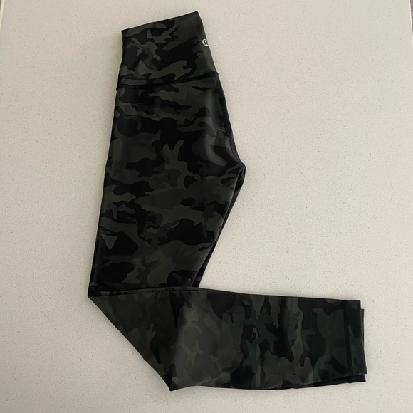 LuluLemon Wunder Under Size 4 - Picture 1 of 5